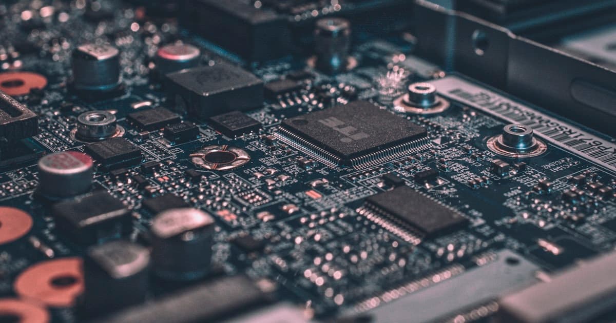 Netzwerktechnik als Sinnbild für Cloud-Telefonie im Rechenzentrum